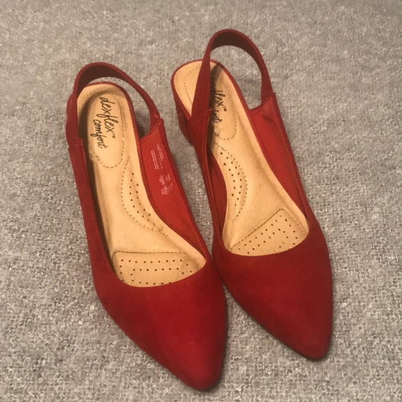 Shoes - 🌸🏷2/$20 BRAND NEW FLATS!
